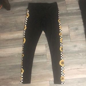 Black sunflower leggings